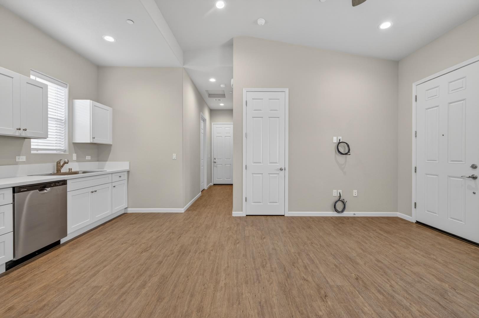 Visalia listing photograph 4