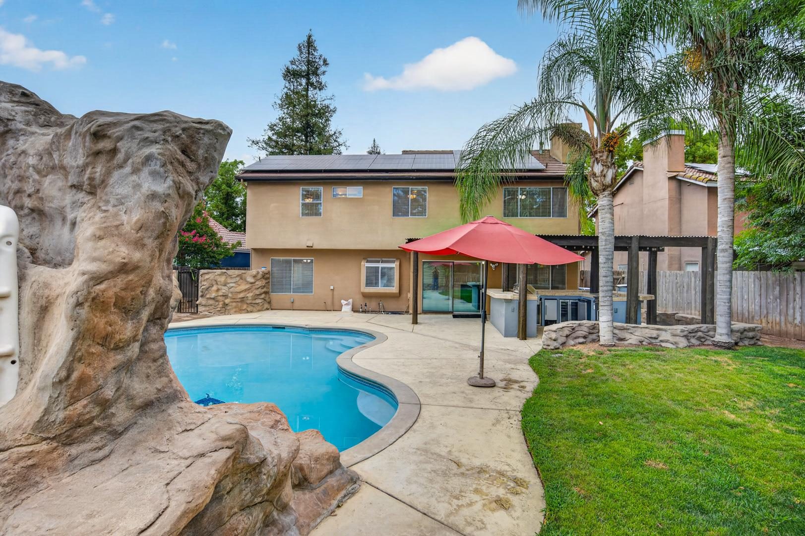 Clovis listing photograph 4